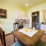דירה Antique