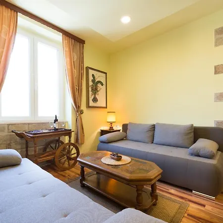 Apartment Antique *
