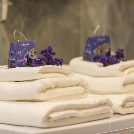 Antique アパート